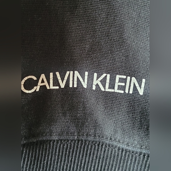 Twitch Con 2019 Calvin Klein sweater - Picture 5 of 5